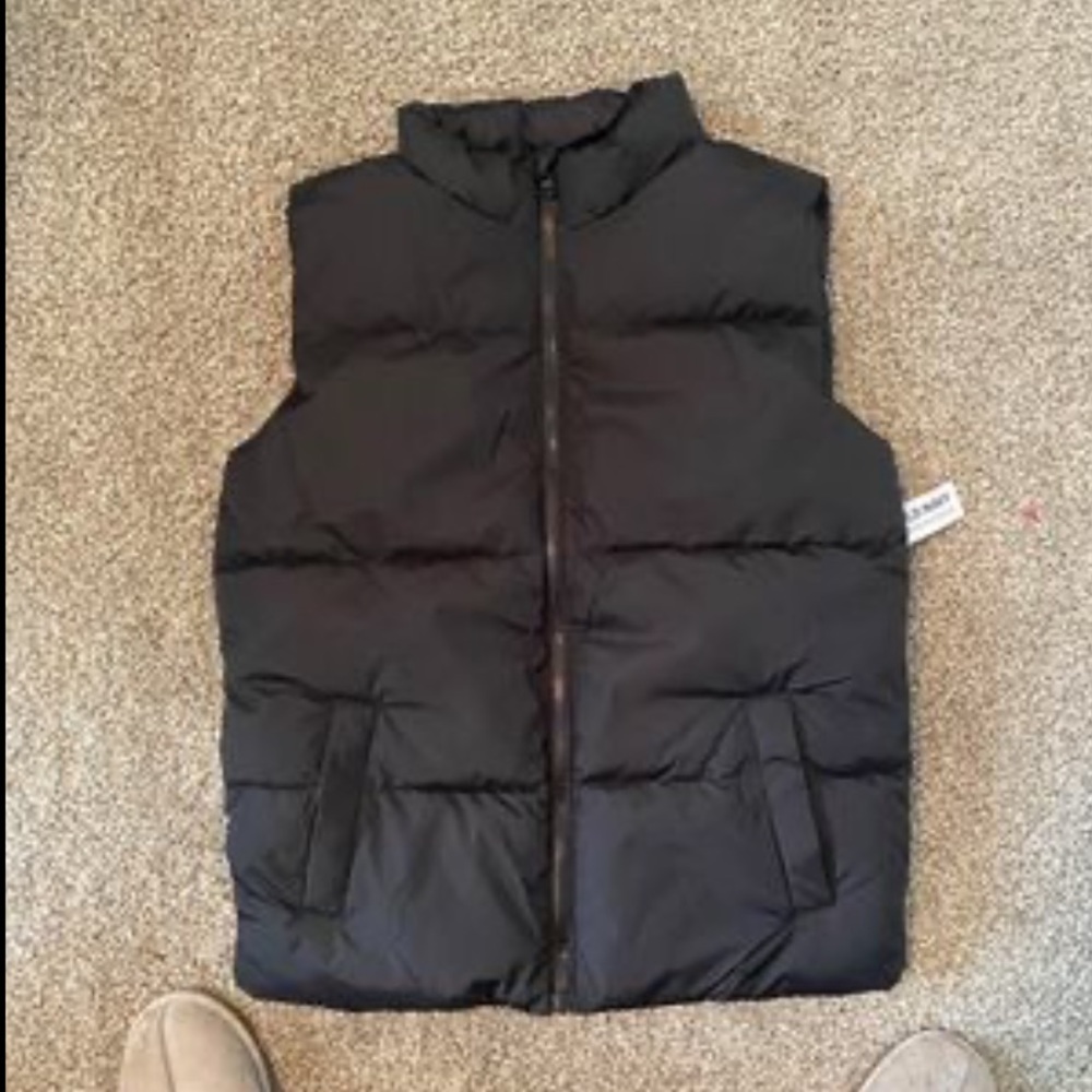 Boys Old Navy puffer vest